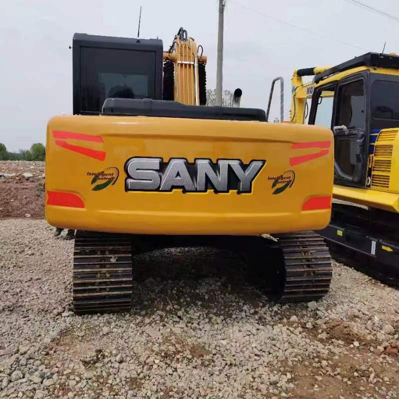 SANY SY135C - Máy xúc bánh xích: hình 3 SANY SY135C - Máy xúc bánh xích: hình 3
