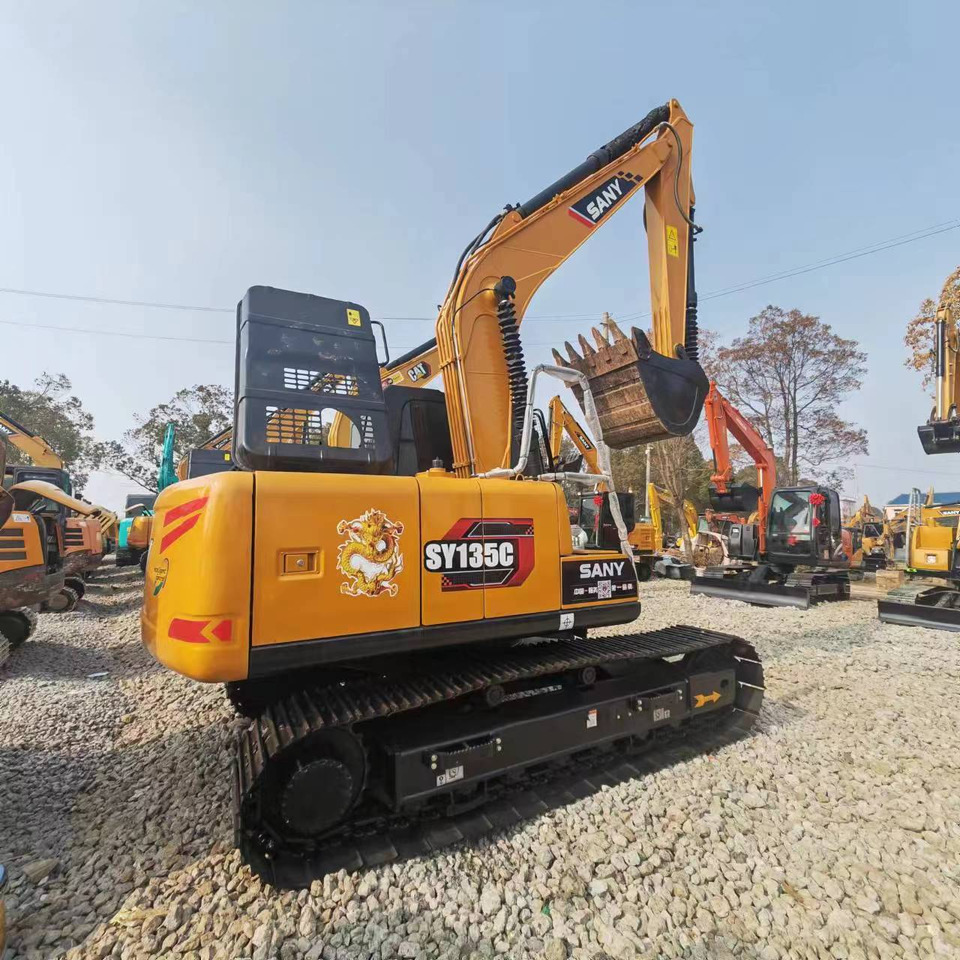 SANY SY135C - Máy xúc bánh xích: hình 1 SANY SY135C - Máy xúc bánh xích: hình 1