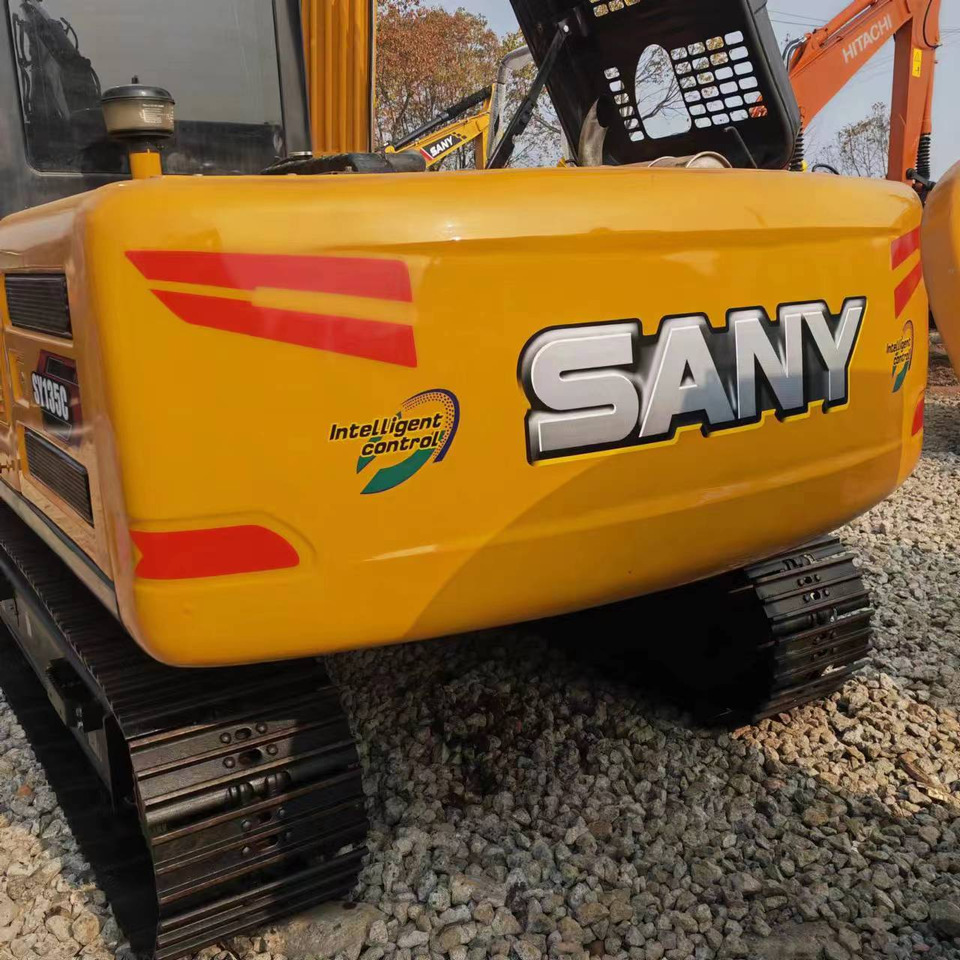SANY SY135C - Máy xúc bánh xích: hình 2 SANY SY135C - Máy xúc bánh xích: hình 2