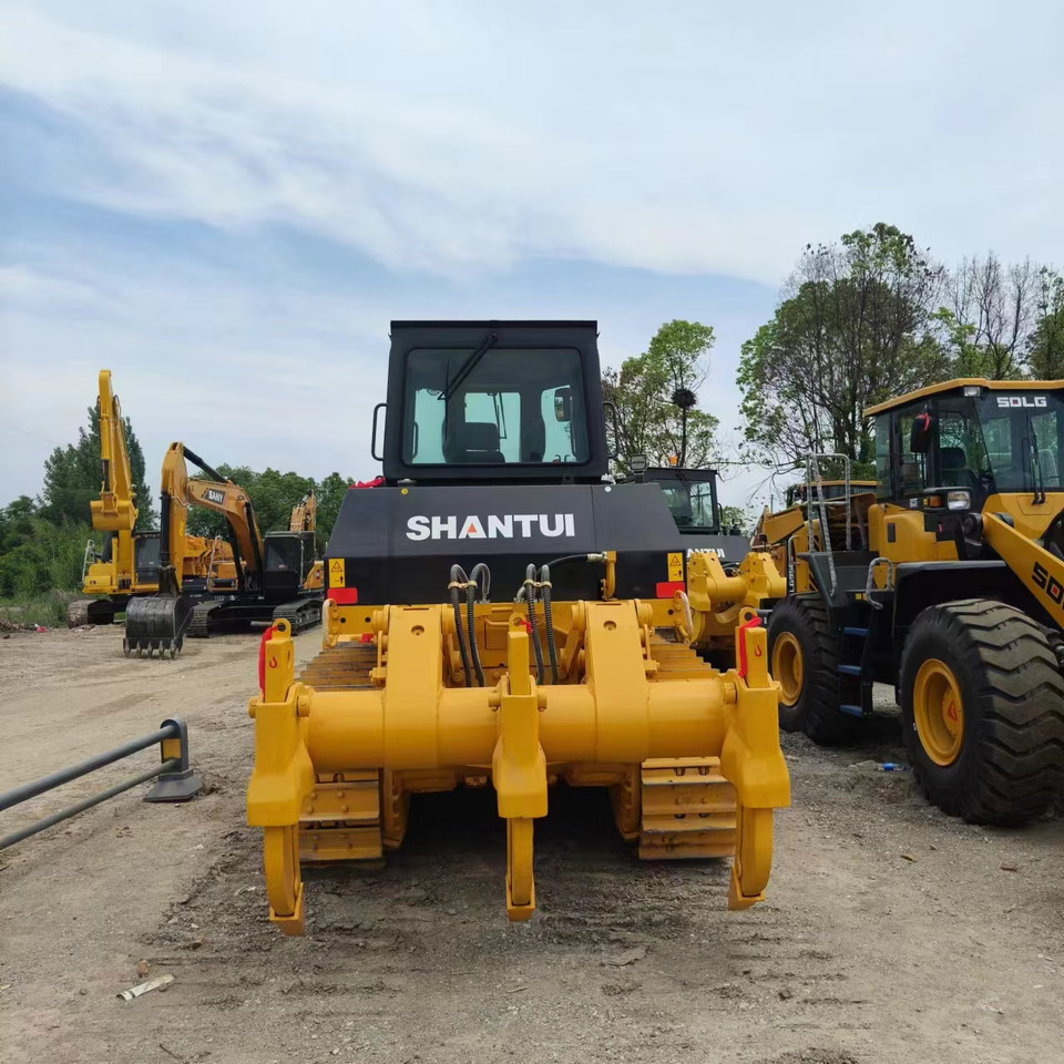 SHANTUI SD16 - Máy ủi: hình 3 SHANTUI SD16 - Máy ủi: hình 3