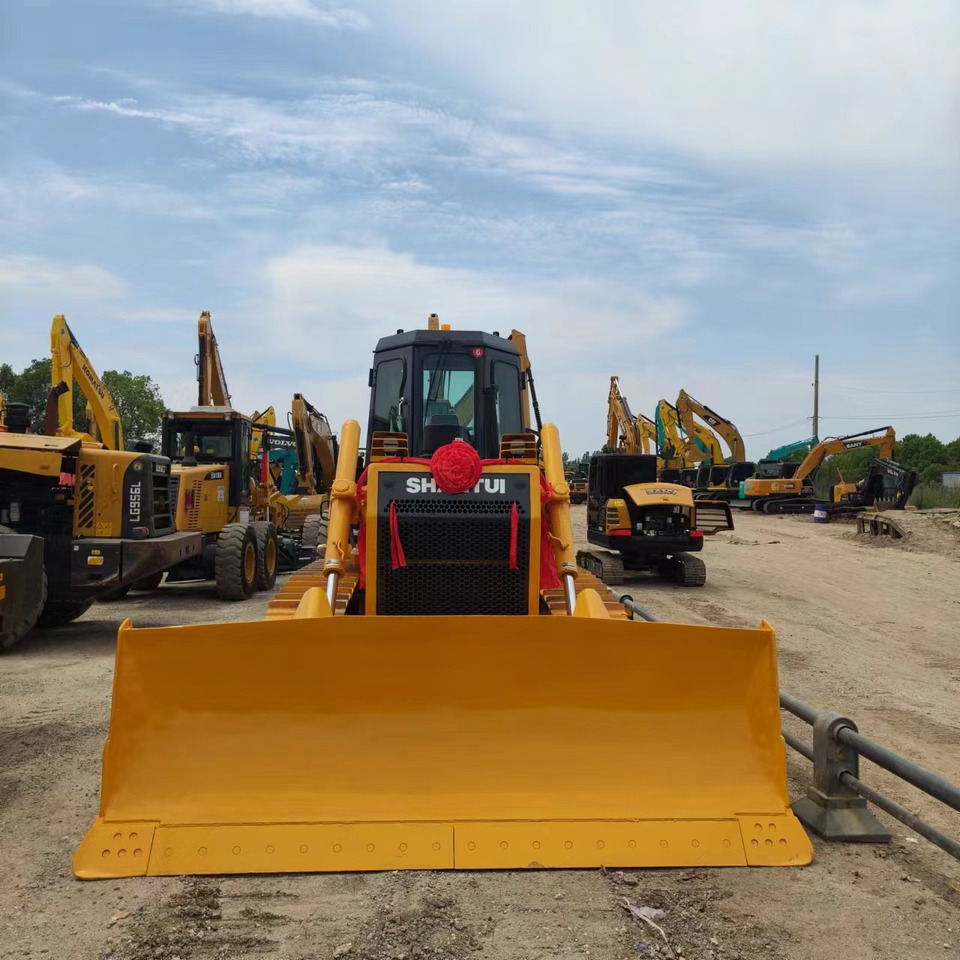 SHANTUI SD16 - Máy ủi: hình 1 SHANTUI SD16 - Máy ủi: hình 1
