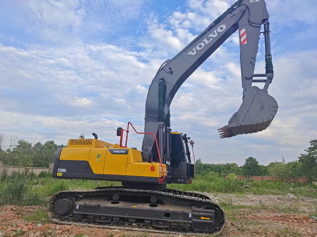 VOLVO EC300 - Máy xúc bánh xích: hình 1 VOLVO EC300 - Máy xúc bánh xích: hình 1