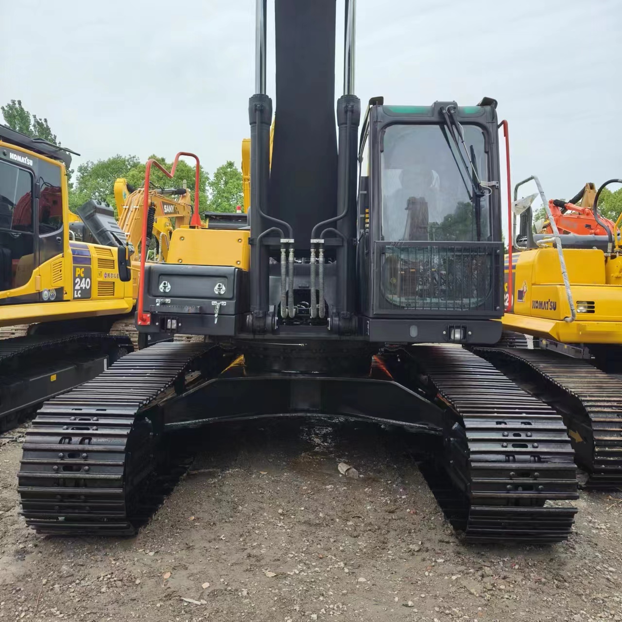 VOLVO EC300 - Máy xúc bánh xích: hình 4 VOLVO EC300 - Máy xúc bánh xích: hình 4