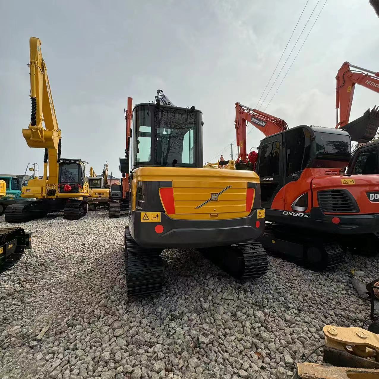 VOLVO EC60 - Máy xúc mini: hình 2 VOLVO EC60 - Máy xúc mini: hình 2