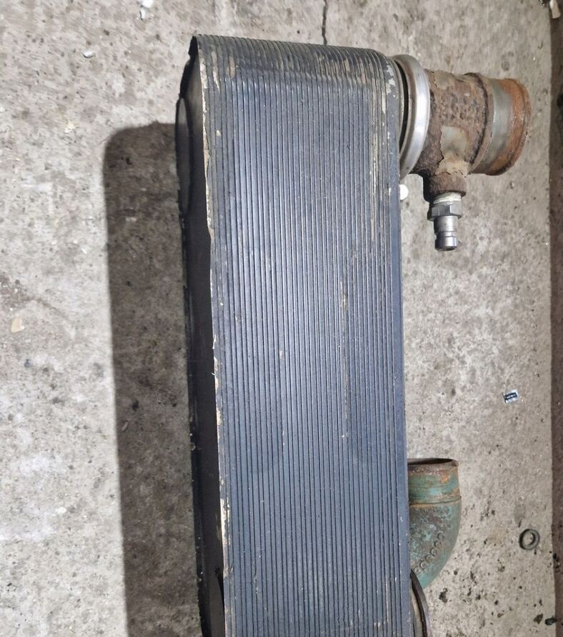 06250330600 Volvo - Bộ làm mát dầu cho Xe tải: hình 1 06250330600 Volvo - Bộ làm mát dầu cho Xe tải: hình 1