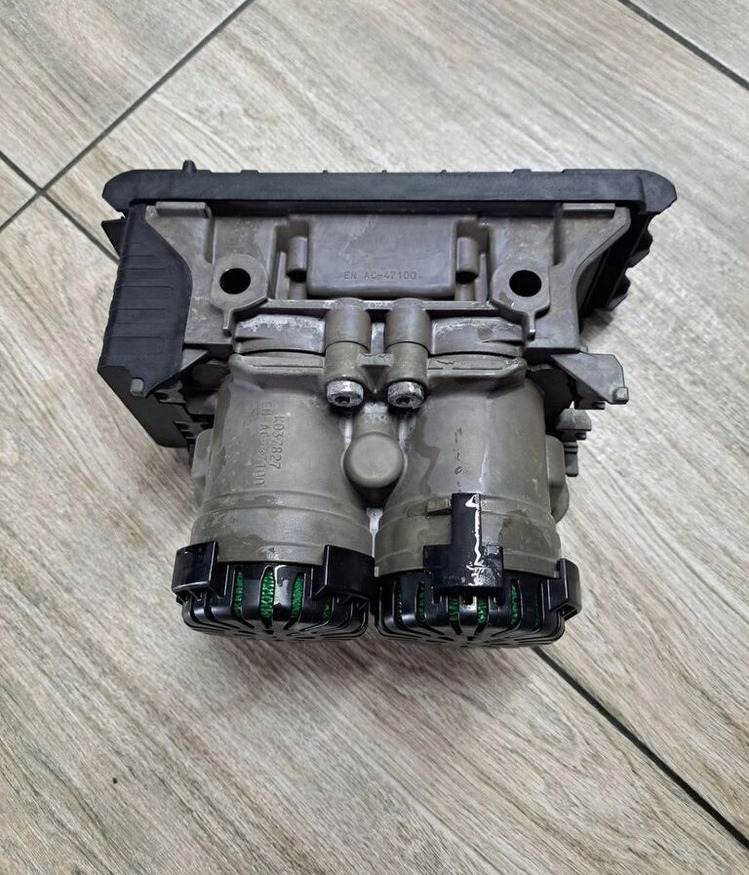 Ford F-MAX CARGO K102879 Ford F-MAX - Van phanh cho Xe tải: hình 3 Ford F-MAX CARGO K102879 Ford F-MAX - Van phanh cho Xe tải: hình 3