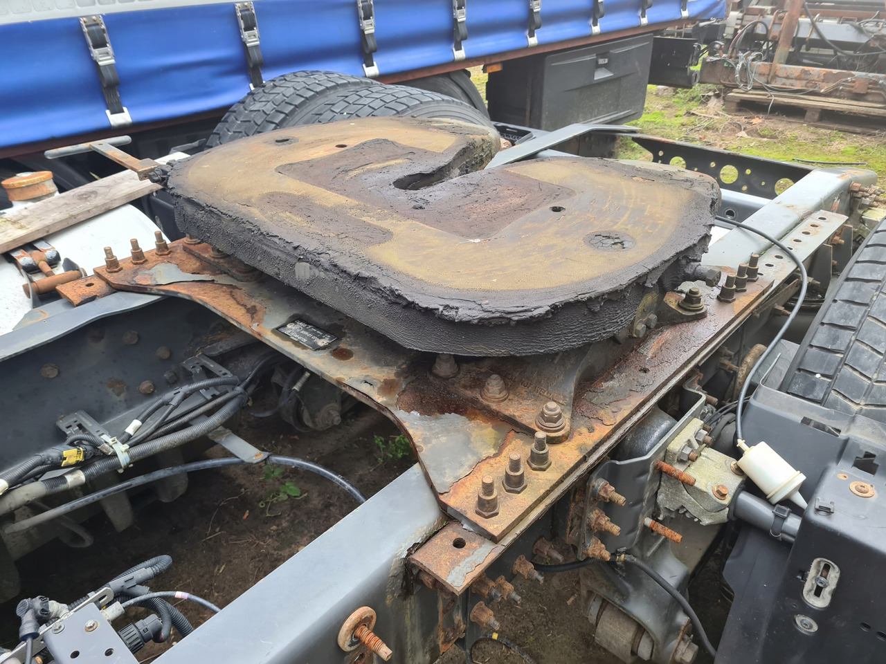 JOST - Khớp nối bánh xe thứ năm cho Xe tải: hình 3 JOST - Khớp nối bánh xe thứ năm cho Xe tải: hình 3