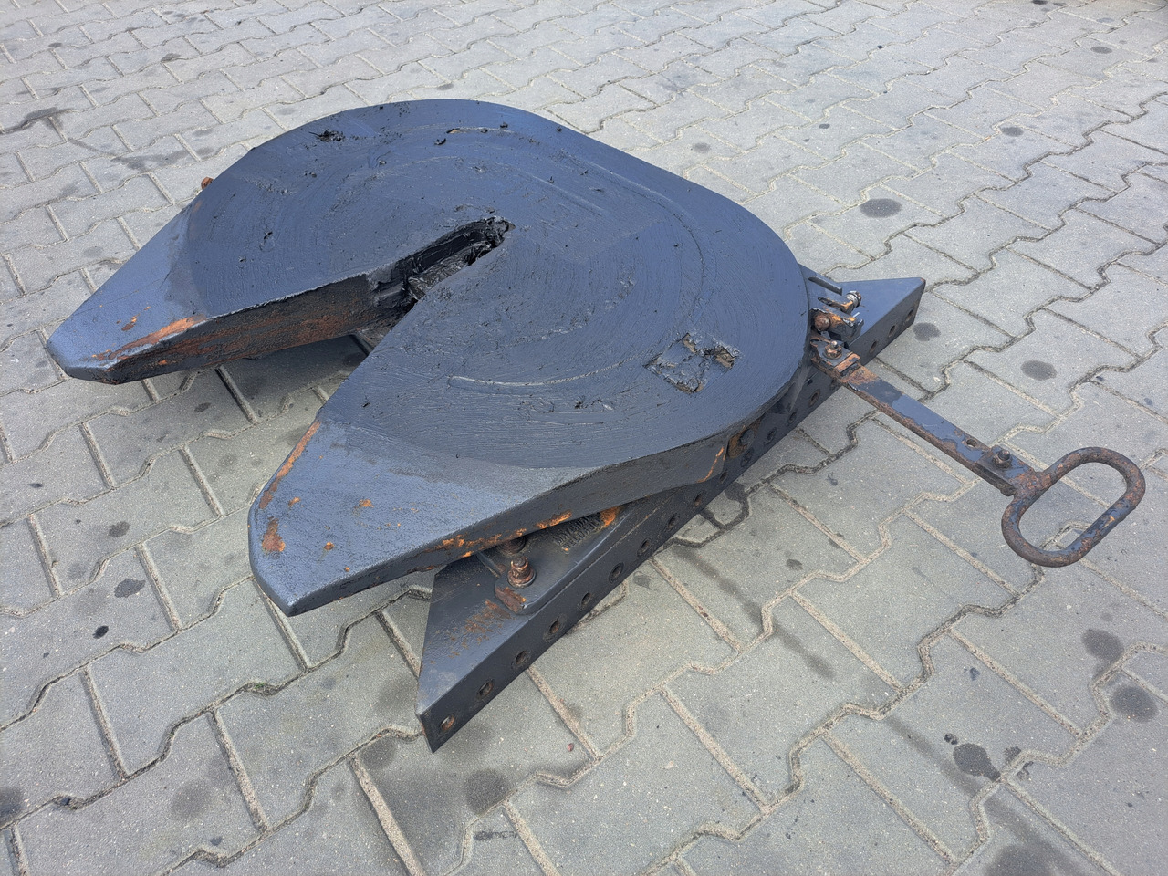 JOST SIODŁO JOST 140 MM WSPORNIK VOLVO FH FM - Khớp nối bánh xe thứ năm cho Xe tải: hình 1 JOST SIODŁO JOST 140 MM WSPORNIK VOLVO FH FM - Khớp nối bánh xe thứ năm cho Xe tải: hình 1