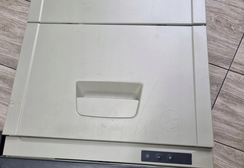 LODÓWKA CHŁODZIARKA VOLVO FH 4 FH 5 EURO 6 23538347 23538293 - Cabin và nội thất: hình 5 LODÓWKA CHŁODZIARKA VOLVO FH 4 FH 5 EURO 6 23538347 23538293 - Cabin và nội thất: hình 5