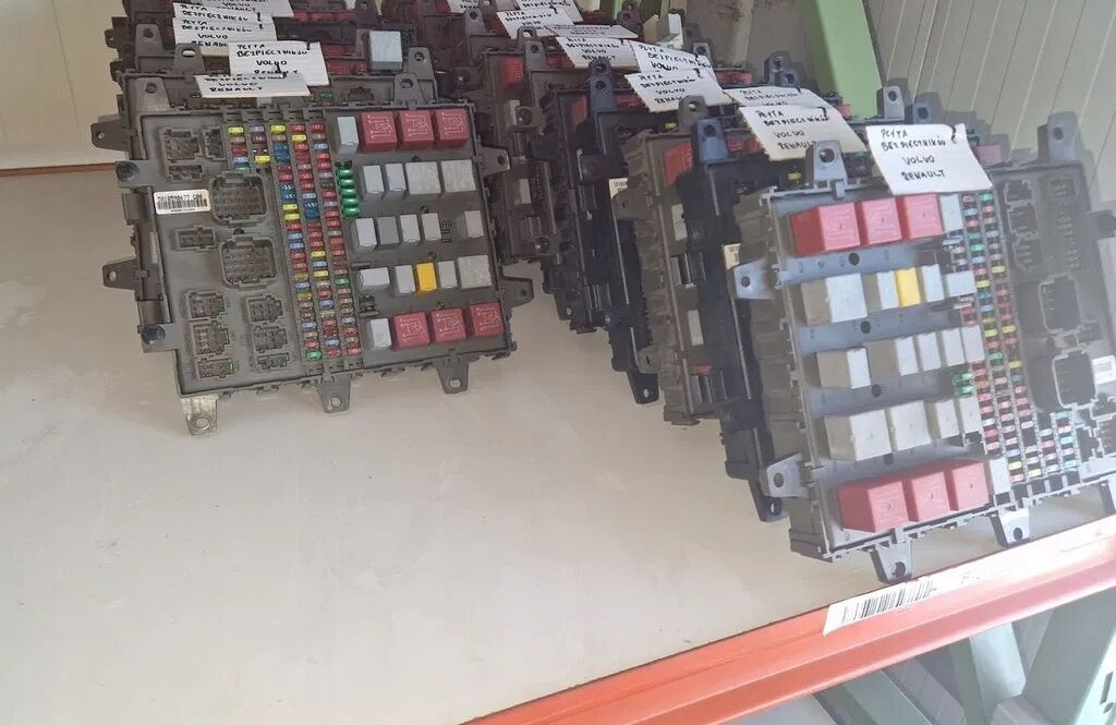 Renault OE Renault RENAULT MIDLUM DXI VOLVO FL FE KERAX truck - Cầu chì cho Xe tải: hình 1 Renault OE Renault RENAULT MIDLUM DXI VOLVO FL FE KERAX truck - Cầu chì cho Xe tải: hình 1