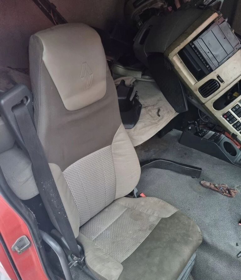 Renault PREMIUM DXI Renault - Chỗ ngồi cho Xe tải: hình 1 Renault PREMIUM DXI Renault - Chỗ ngồi cho Xe tải: hình 1