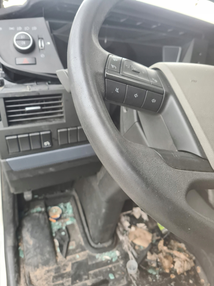 VOLVO WIELOFUNKCYJNA KOMPLETNA - Vô lăng cho Xe tải: hình 5 VOLVO WIELOFUNKCYJNA KOMPLETNA - Vô lăng cho Xe tải: hình 5