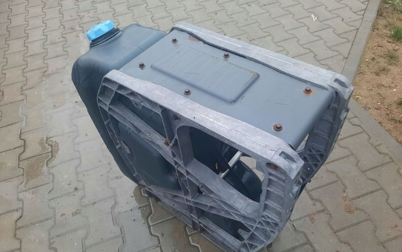 VOLVO ZBIORNIK ADBLUE RENAULT GAMA RANGE T K C VOLVO FH 4 FM 4 FMX FH 5 FM 5 - Bình AdBlue cho Xe tải: hình 2 VOLVO ZBIORNIK ADBLUE RENAULT GAMA RANGE T K C VOLVO FH 4 FM 4 FMX FH 5 FM 5 - Bình AdBlue cho Xe tải: hình 2