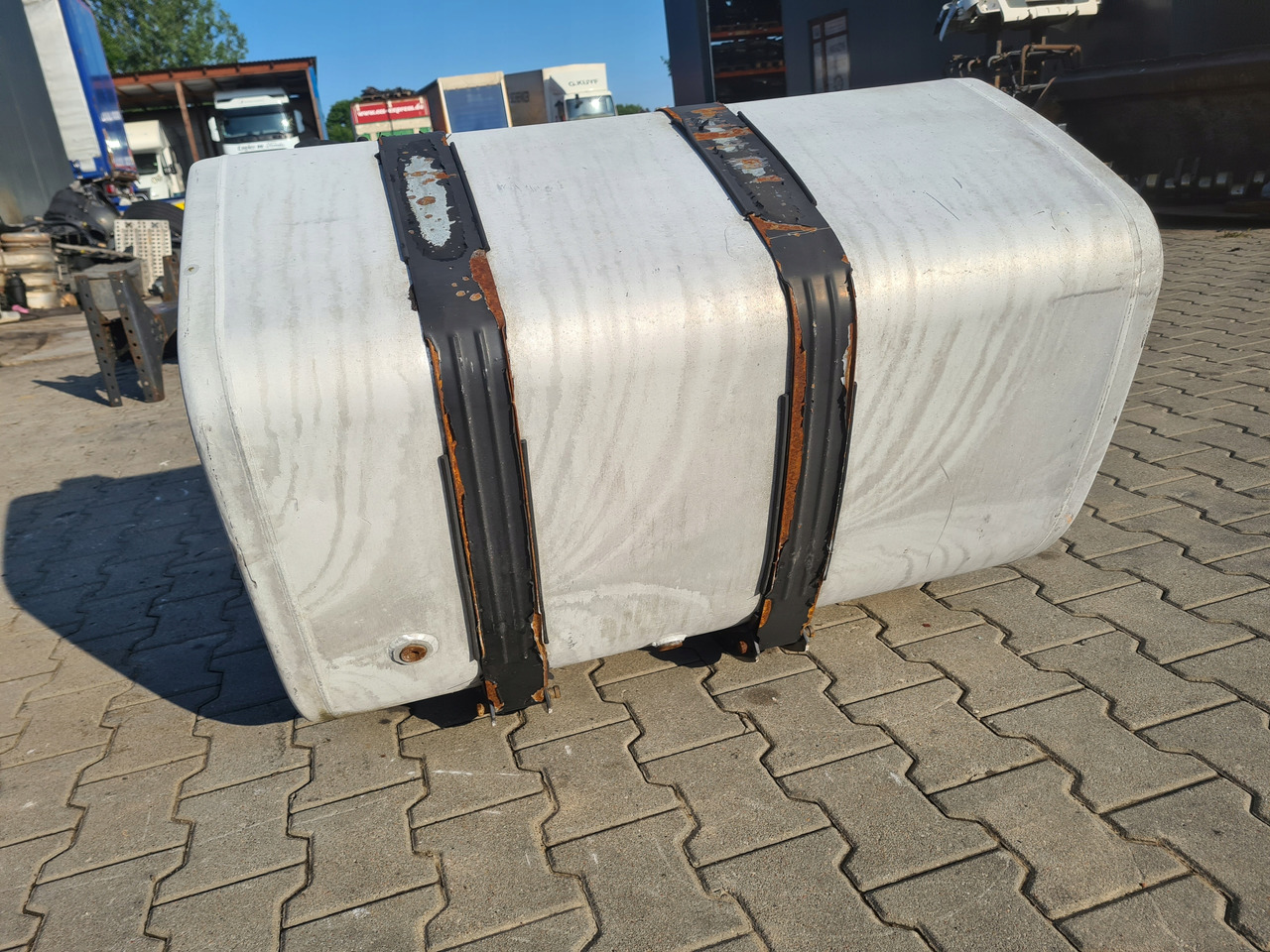 VOLVO ZBIORNIK PALIWA RENAULT DXI GAMA T VOLVO FH FM FL FE FMX LOW DECK 100x69x56 - Bình nhiên liệu cho Xe tải: hình 5 VOLVO ZBIORNIK PALIWA RENAULT DXI GAMA T VOLVO FH FM FL FE FMX LOW DECK 100x69x56 - Bình nhiên liệu cho Xe tải: hình 5