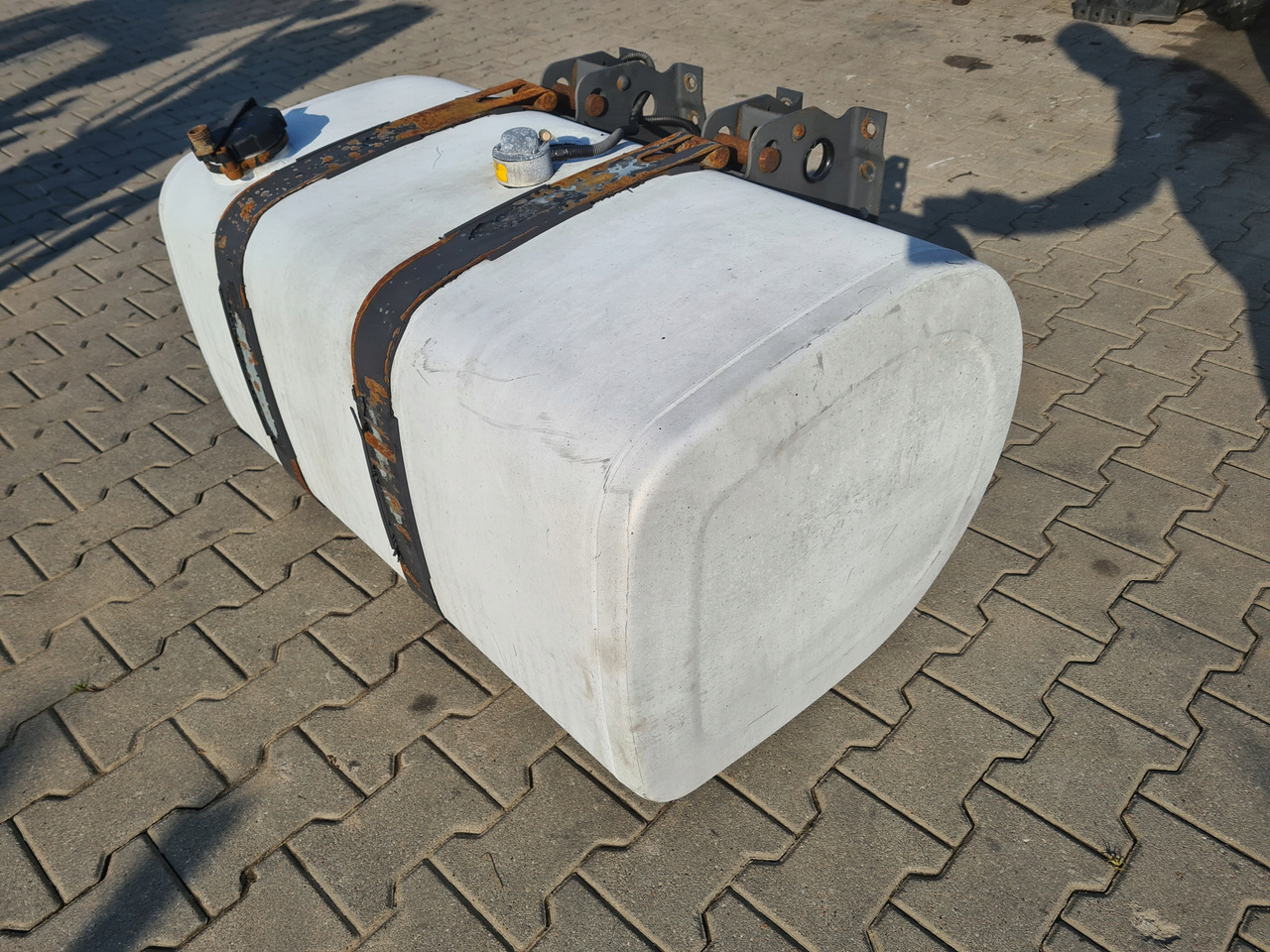 VOLVO ZBIORNIK PALIWA RENAULT DXI GAMA T VOLVO FH FM FL FE FMX LOW DECK 100x69x56 - Bình nhiên liệu cho Xe tải: hình 3 VOLVO ZBIORNIK PALIWA RENAULT DXI GAMA T VOLVO FH FM FL FE FMX LOW DECK 100x69x56 - Bình nhiên liệu cho Xe tải: hình 3