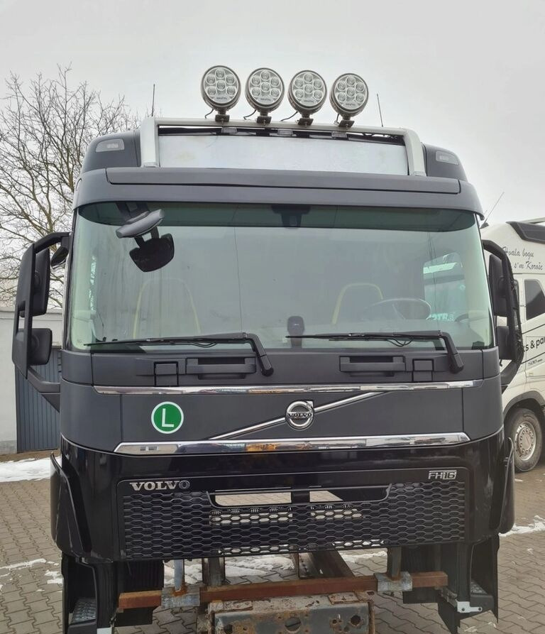 Volvo KOMPLETNA FH 16 750 EURO 6 GLOBETROTTER 2018 ROK Volvo VOLVO FH 16 750 EURO 6 GLOBETROTTER 2018 ROK - Cabin cho Xe tải: hình 1 Volvo KOMPLETNA FH 16 750 EURO 6 GLOBETROTTER 2018 ROK Volvo VOLVO FH 16 750 EURO 6 GLOBETROTTER 2018 ROK - Cabin cho Xe tải: hình 1