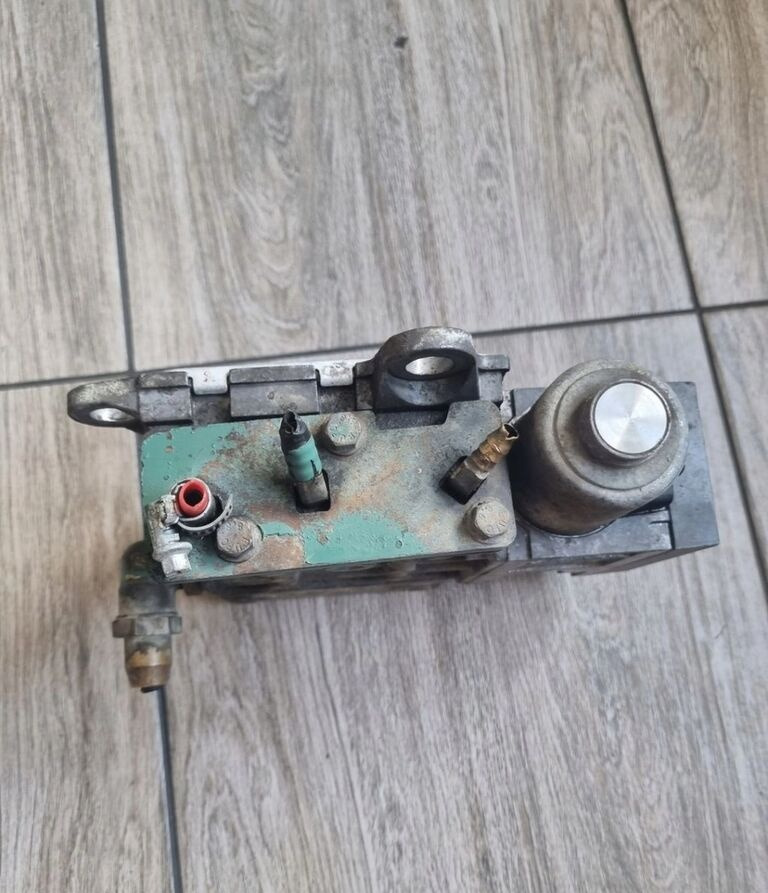 Volvo ZAWÓR HAMULCA GÓRSKIEGO GÓRSKI FH 16 D16E. Volvo OE - Van phanh cho Xe tải: hình 1 Volvo ZAWÓR HAMULCA GÓRSKIEGO GÓRSKI FH 16 D16E. Volvo OE - Van phanh cho Xe tải: hình 1
