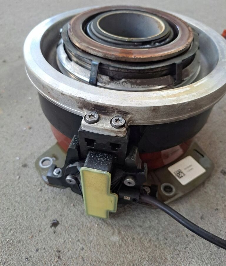 WYSPRZĘGLIK SIŁOWNIK ŁOŻYSKO SPRZĘGŁA SKRZYNI BIEGÓW ZF TRAXON 0501224620 ZF TRAXON - Truyền động cho Xe tải: hình 4 WYSPRZĘGLIK SIŁOWNIK ŁOŻYSKO SPRZĘGŁA SKRZYNI BIEGÓW ZF TRAXON 0501224620 ZF TRAXON - Truyền động cho Xe tải: hình 4