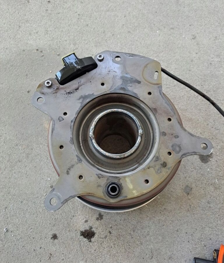 WYSPRZĘGLIK SIŁOWNIK ŁOŻYSKO SPRZĘGŁA SKRZYNI BIEGÓW ZF TRAXON 0501224620 ZF TRAXON - Truyền động cho Xe tải: hình 3 WYSPRZĘGLIK SIŁOWNIK ŁOŻYSKO SPRZĘGŁA SKRZYNI BIEGÓW ZF TRAXON 0501224620 ZF TRAXON - Truyền động cho Xe tải: hình 3