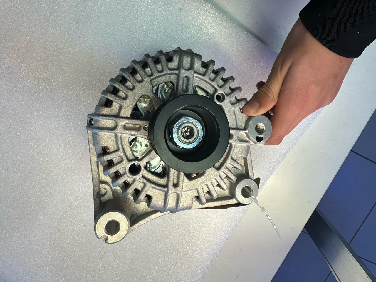 Woda BMW 325, 330, X5 - Máy phát điện cho Xe tải nhỏ: hình 2 Woda BMW 325, 330, X5 - Máy phát điện cho Xe tải nhỏ: hình 2