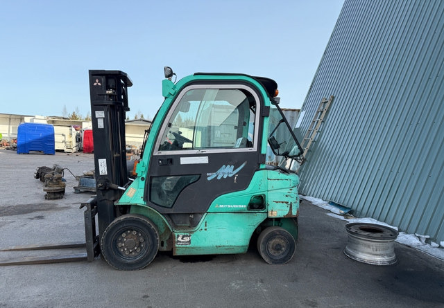 MitsubishiFD20N - Xe nâng diesel: hình 1 MitsubishiFD20N - Xe nâng diesel: hình 1