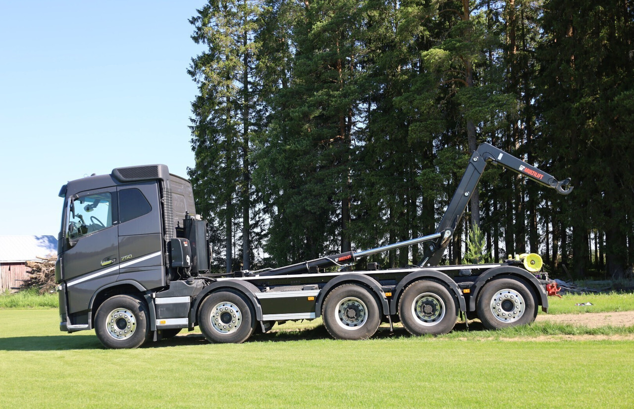Volvo FH16 750 10X4 - Xe tải nâng móc: hình 5 Volvo FH16 750 10X4 - Xe tải nâng móc: hình 5