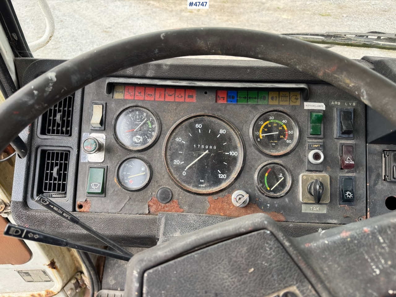Nền bục trên không gắn trên xe tải 1979 Volvo F 613 w/lift: hình 15