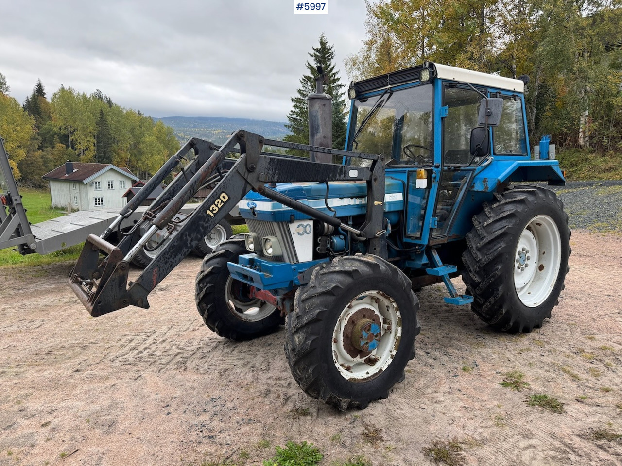 1983 Ford 5610 with Front Loader - Máy cày: hình 1 1983 Ford 5610 with Front Loader - Máy cày: hình 1