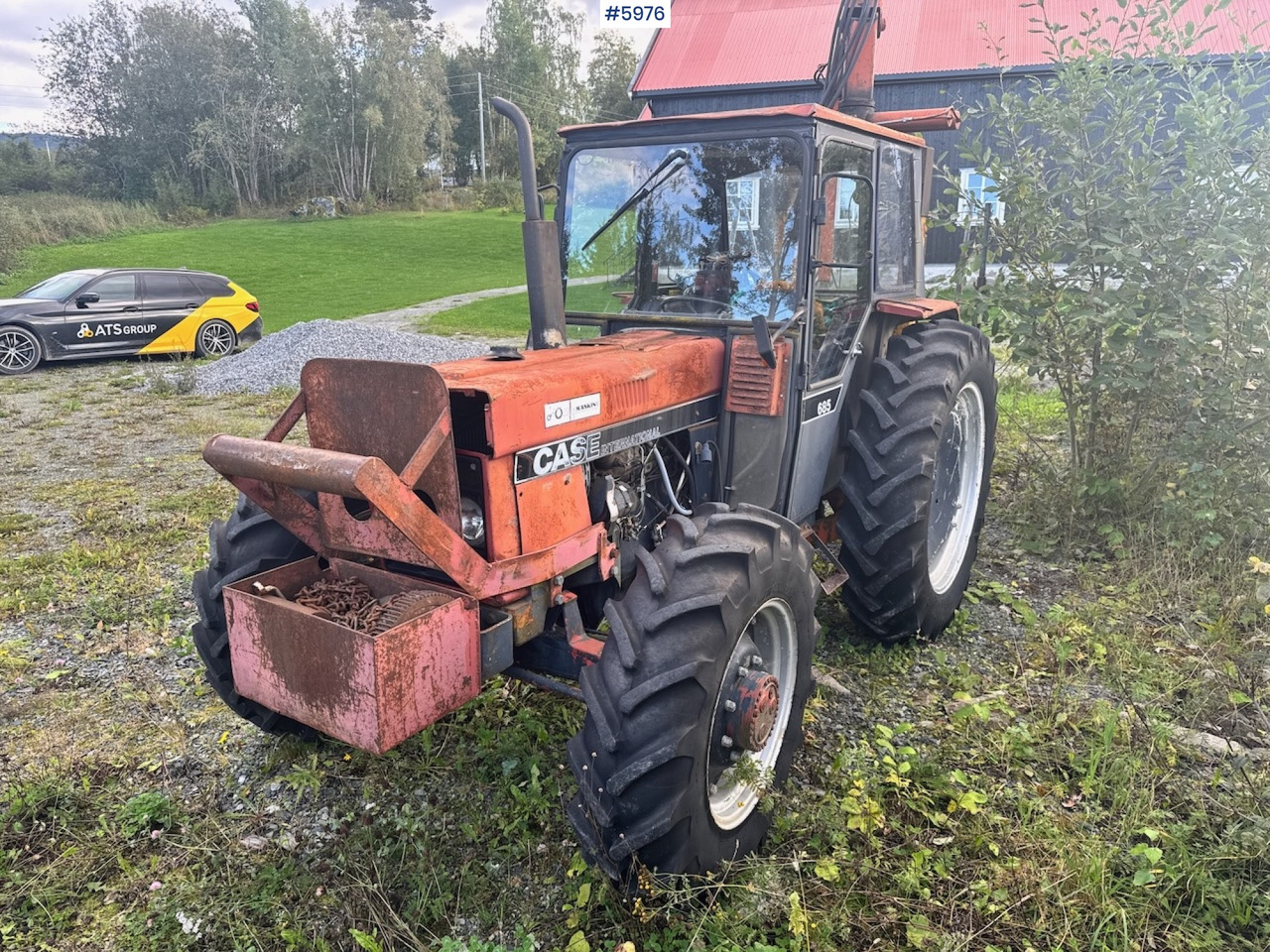 1985 Case International 685 with Log Trailer - Máy cày: hình 1 1985 Case International 685 with Log Trailer - Máy cày: hình 1