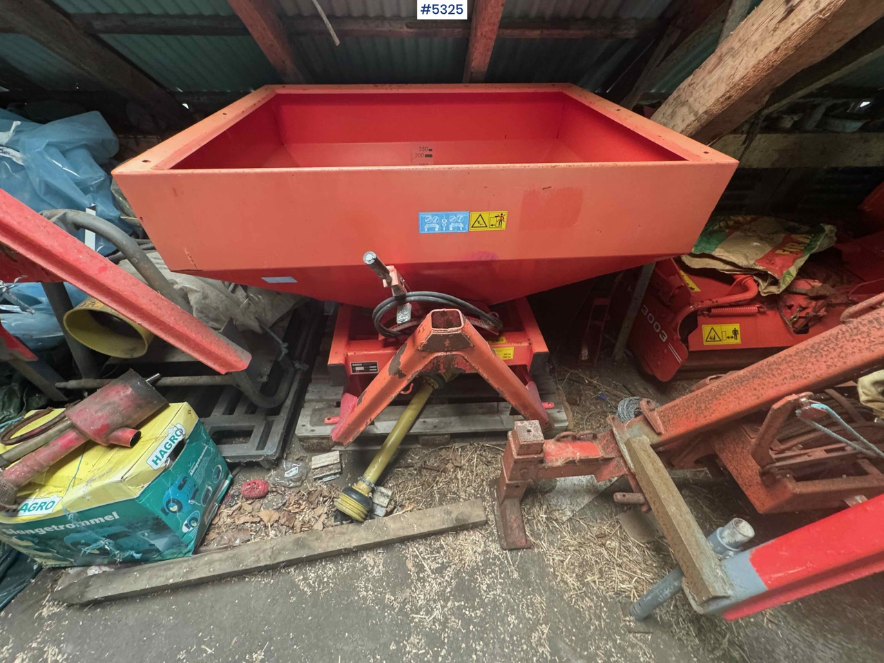 1999 Rauch MDS 81 fertilizer spreader - Máy rải phân bón: hình 3 1999 Rauch MDS 81 fertilizer spreader - Máy rải phân bón: hình 3