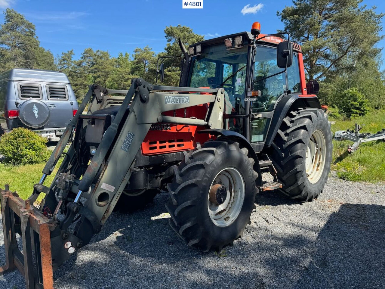 2002 Valtra 6300 4x4 w/ front loader - Máy cày: hình 2 2002 Valtra 6300 4x4 w/ front loader - Máy cày: hình 2