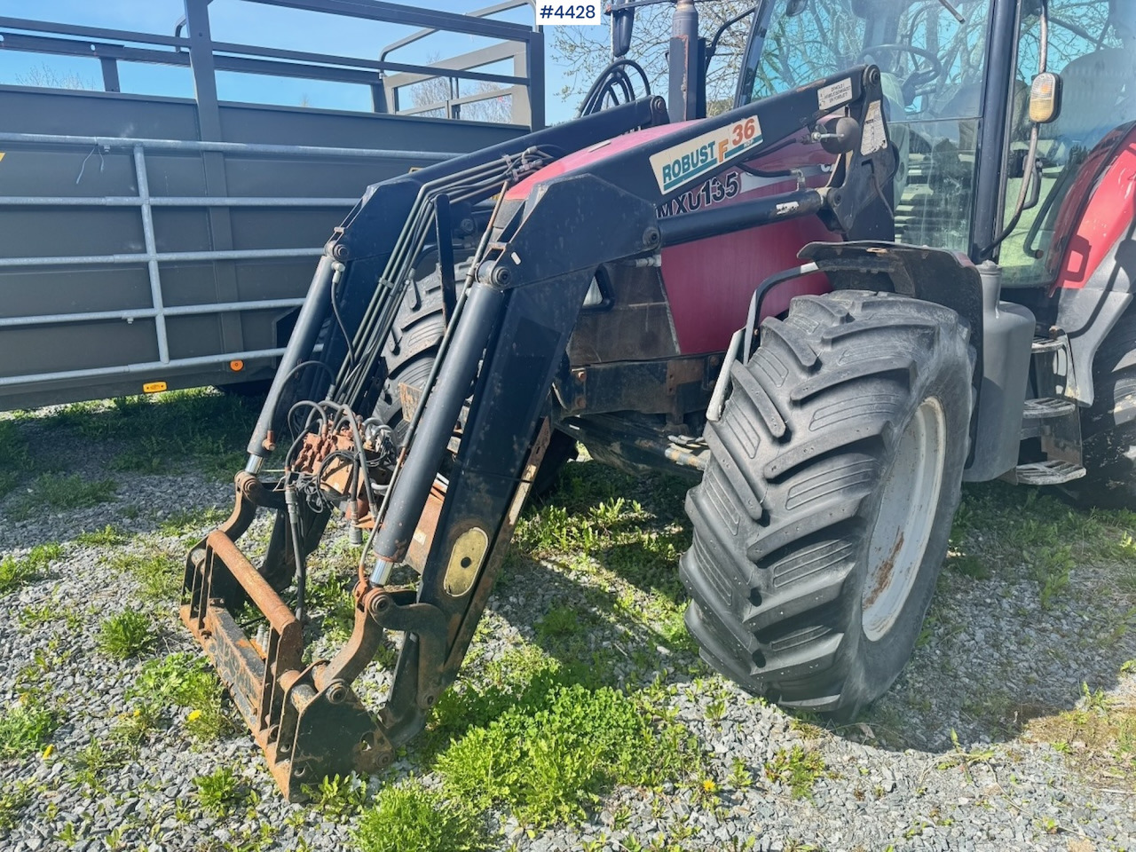 2004 Case MXU 135 4x4 w/ Front Loader. - Máy cày: hình 2 2004 Case MXU 135 4x4 w/ Front Loader. - Máy cày: hình 2