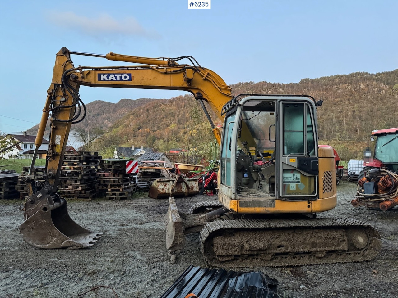2004 Kato HD 308 US w/ 5 drawers, pincher, rake and spike hammer. - Máy xúc: hình 3 2004 Kato HD 308 US w/ 5 drawers, pincher, rake and spike hammer. - Máy xúc: hình 3