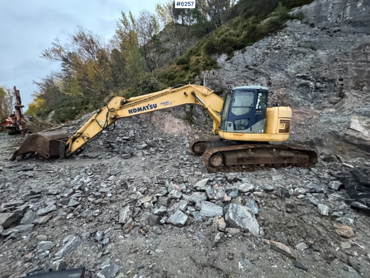 2005 Komatsu PC228 USLC-3K with Digging Bucket – SEE VIDEO! - Máy xúc: hình 2 2005 Komatsu PC228 USLC-3K with Digging Bucket – SEE VIDEO! - Máy xúc: hình 2