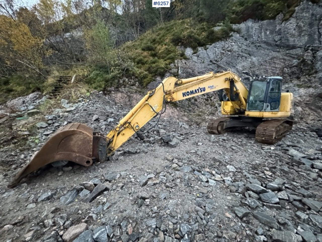 2005 Komatsu PC228 USLC-3K with Digging Bucket – SEE VIDEO! - Máy xúc: hình 3 2005 Komatsu PC228 USLC-3K with Digging Bucket – SEE VIDEO! - Máy xúc: hình 3