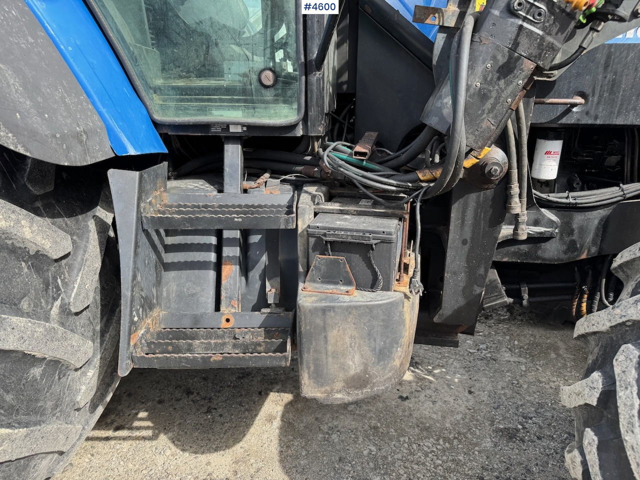 2005 New Holland TM190 w/front loader - Máy cày: hình 2 2005 New Holland TM190 w/front loader - Máy cày: hình 2