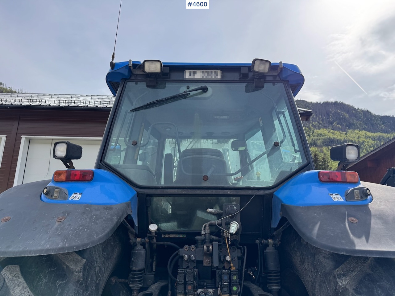 2005 New Holland TM190 w/front loader - Máy cày: hình 5 2005 New Holland TM190 w/front loader - Máy cày: hình 5