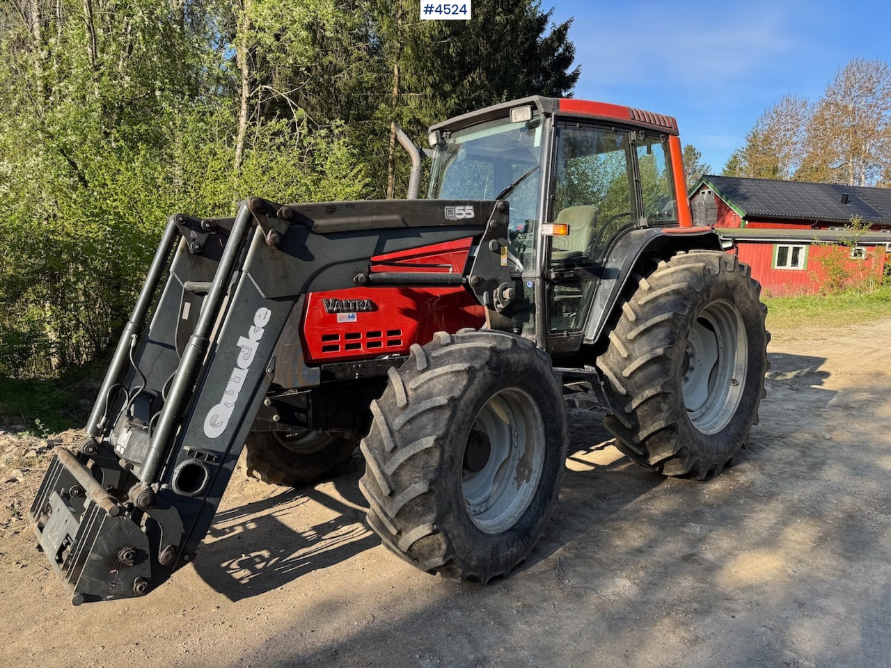 2005 Valtra 6850 w/front loader - Máy cày: hình 2 2005 Valtra 6850 w/front loader - Máy cày: hình 2