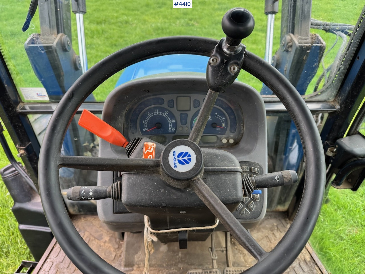 Máy cày 2006 New Holland TL100 A w/Front Loader.: hình 11