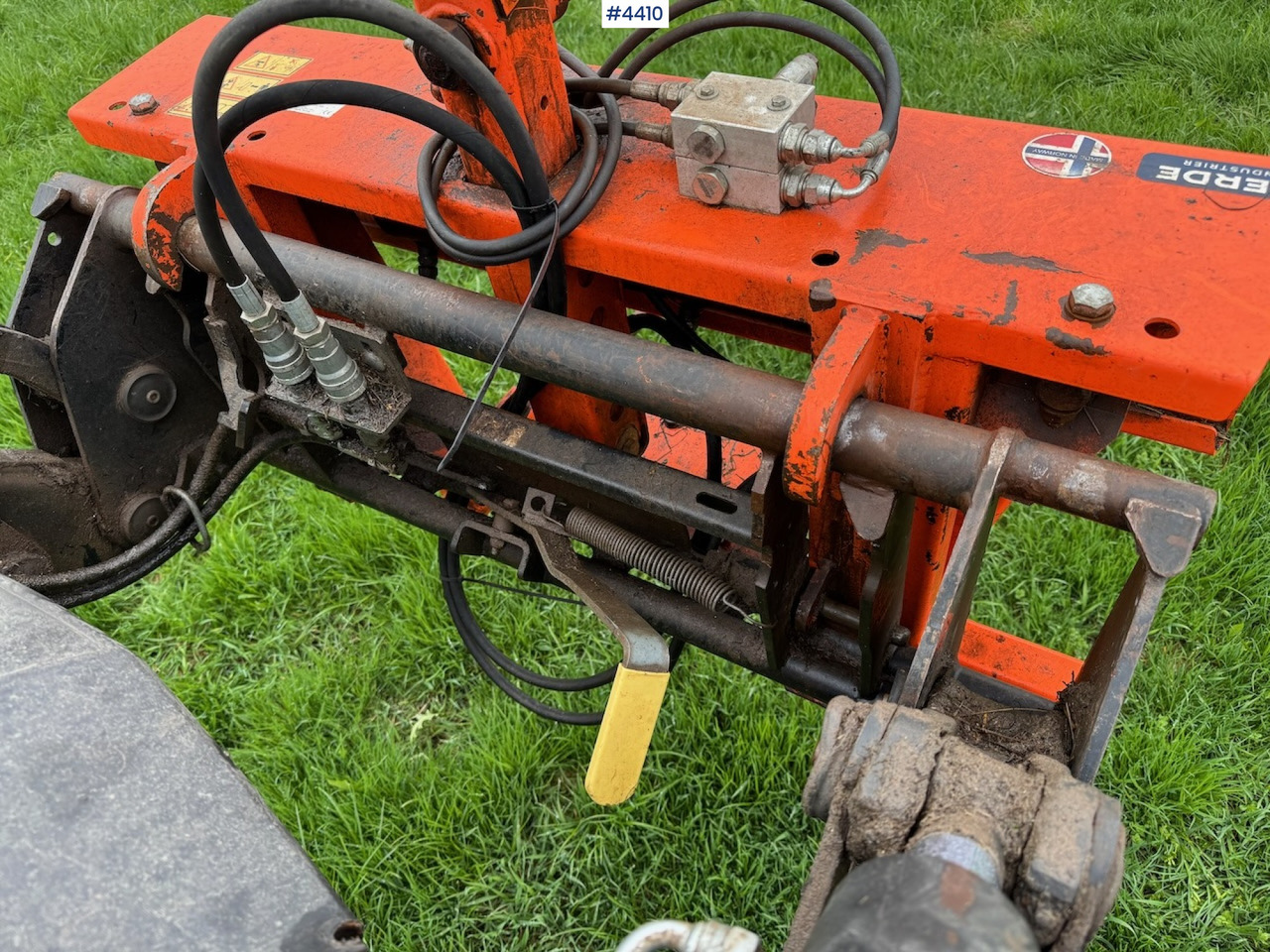 Máy cày 2006 New Holland TL100 A w/Front Loader.: hình 15