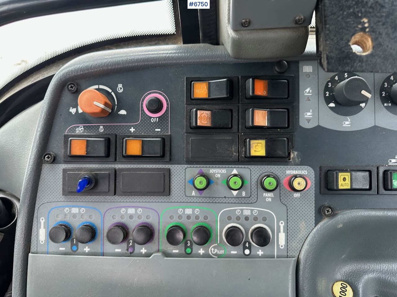 Máy cày 2006 Valtra T190 4x4 w/ Front loader and new gearbox! SEE VIDEO.: hình 14