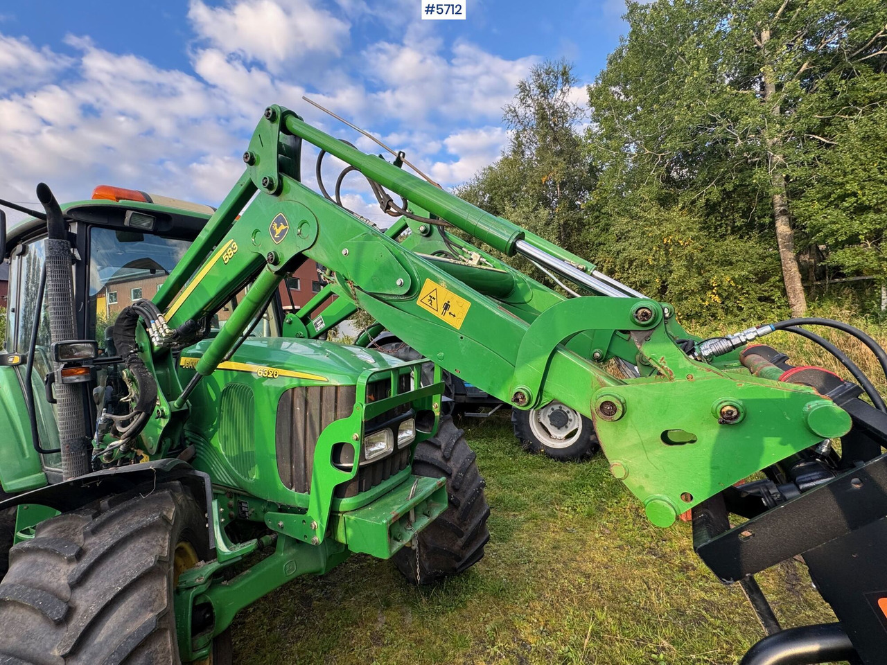 2008 John Deere 6320 SE with front loader and 2 buckets! - Máy cày: hình 5 2008 John Deere 6320 SE with front loader and 2 buckets! - Máy cày: hình 5