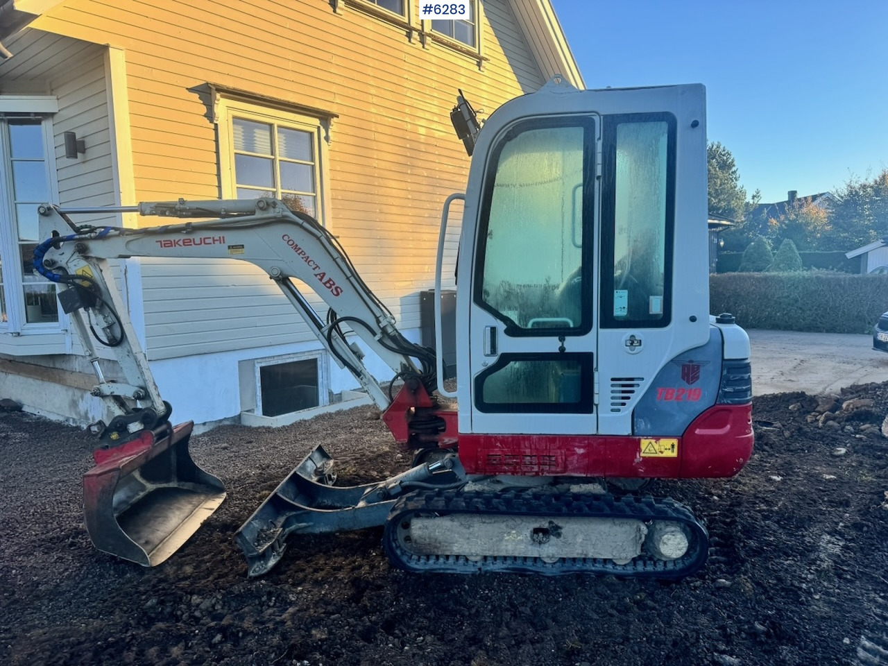 2010 Takeuchi TB219 Mini Excavator with Rototilt and 2 buckets. - Máy xúc: hình 3 2010 Takeuchi TB219 Mini Excavator with Rototilt and 2 buckets. - Máy xúc: hình 3