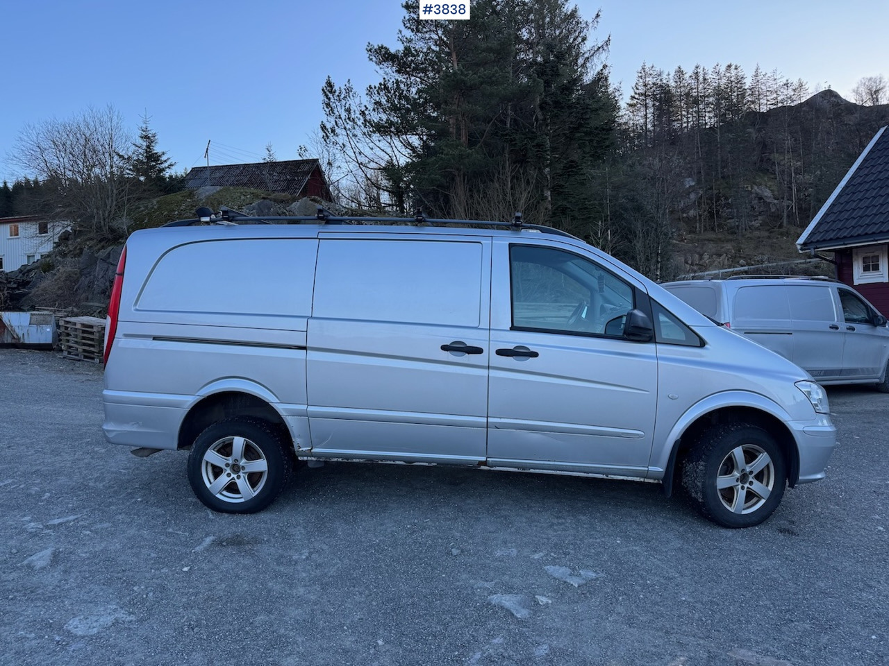 2011 Mercedes-Benz Vito - Xe van chở hàng: hình 5 2011 Mercedes-Benz Vito - Xe van chở hàng: hình 5