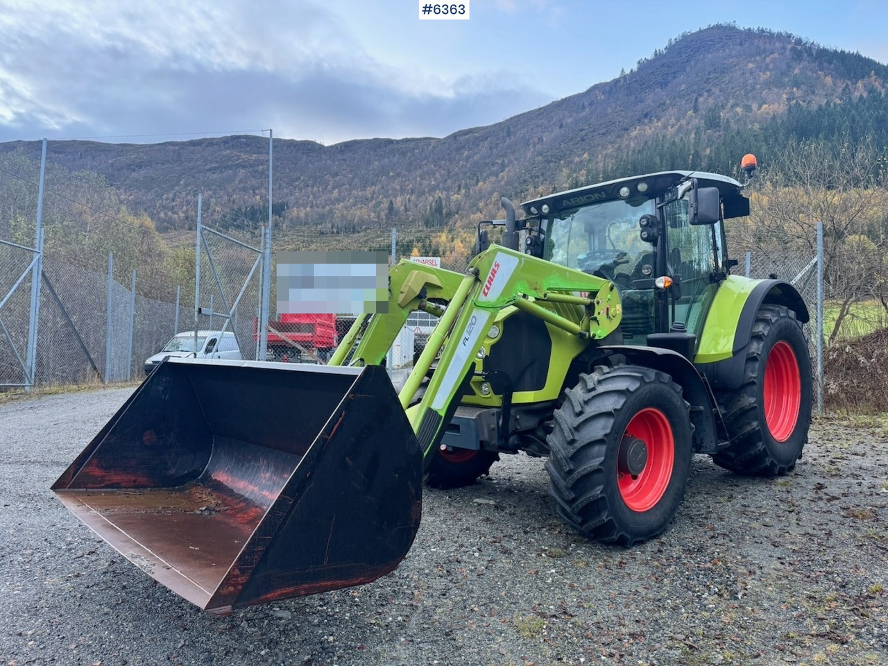 2013 Claas Arion 550 w/ Front loader, Bucket, forks and rear cutters. 1110 hours! - Máy cày: hình 1 2013 Claas Arion 550 w/ Front loader, Bucket, forks and rear cutters. 1110 hours! - Máy cày: hình 1