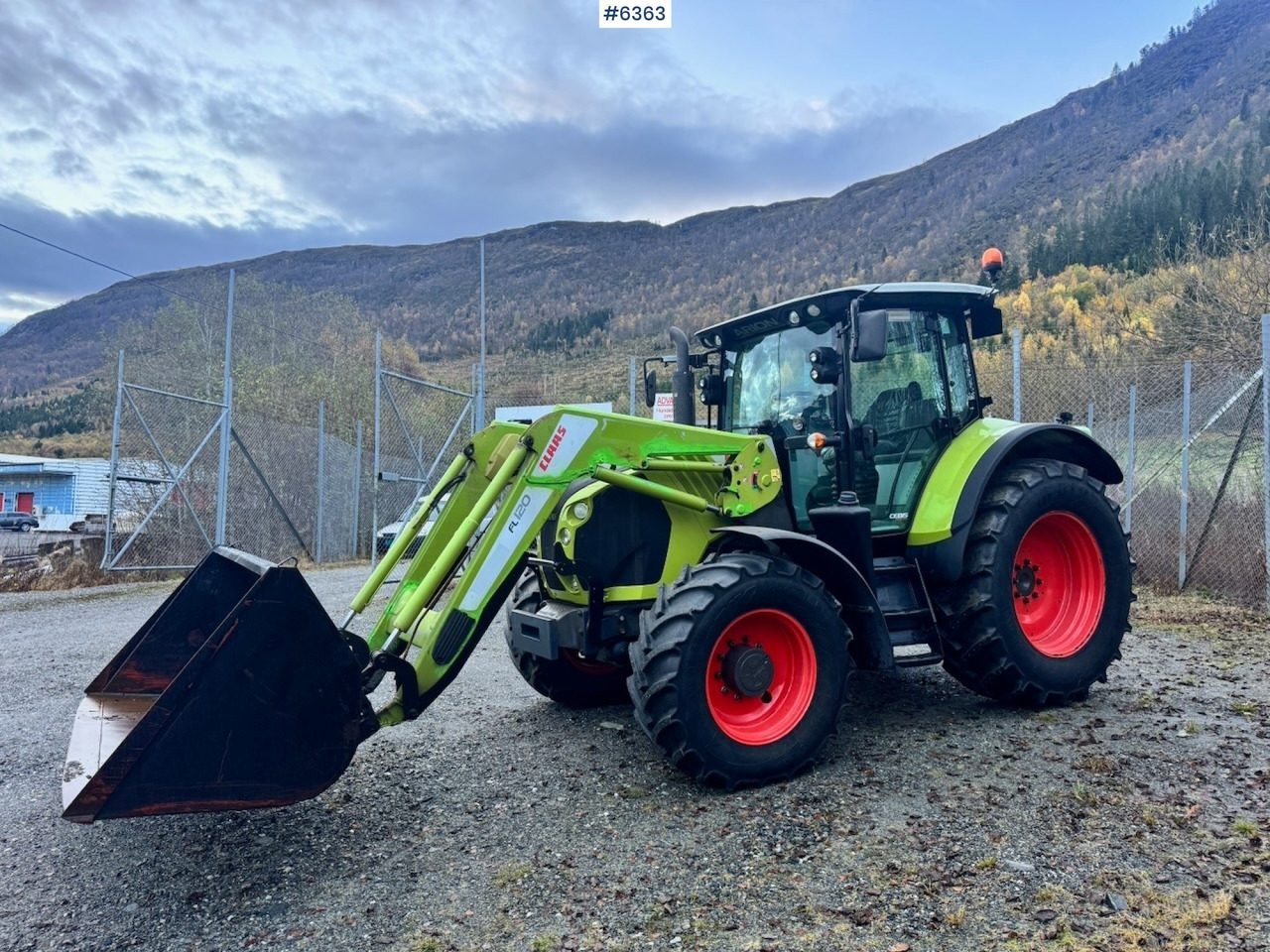 2013 Claas Arion 550 w/ Front loader, Bucket, forks and rear cutters. 1110 hours! - Máy cày: hình 3 2013 Claas Arion 550 w/ Front loader, Bucket, forks and rear cutters. 1110 hours! - Máy cày: hình 3