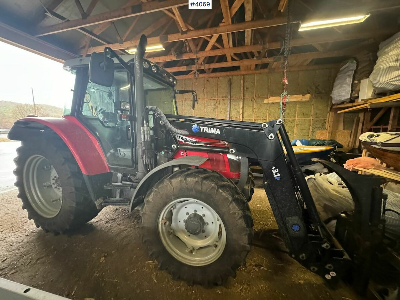 2013 Massey Ferguson 5455 w/ front loader, 2 buckets, pallet forks and blades. 1020 hours! - Máy cày: hình 1 2013 Massey Ferguson 5455 w/ front loader, 2 buckets, pallet forks and blades. 1020 hours! - Máy cày: hình 1