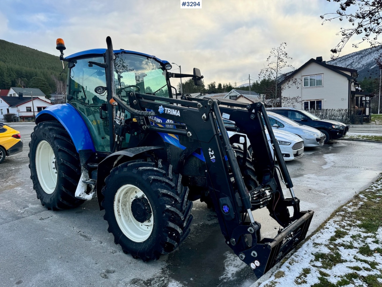 2013 New Holland T5.95 with Trima +2.1P Front Loader. New Engine! - Máy cày: hình 2 2013 New Holland T5.95 with Trima +2.1P Front Loader. New Engine! - Máy cày: hình 2
