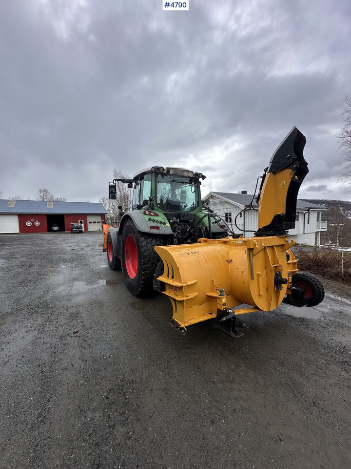2014 Fendt 514 Vario 4x4 w/ front loader, folding plow, snow blower and sand spreader - Máy cày: hình 3 2014 Fendt 514 Vario 4x4 w/ front loader, folding plow, snow blower and sand spreader - Máy cày: hình 3