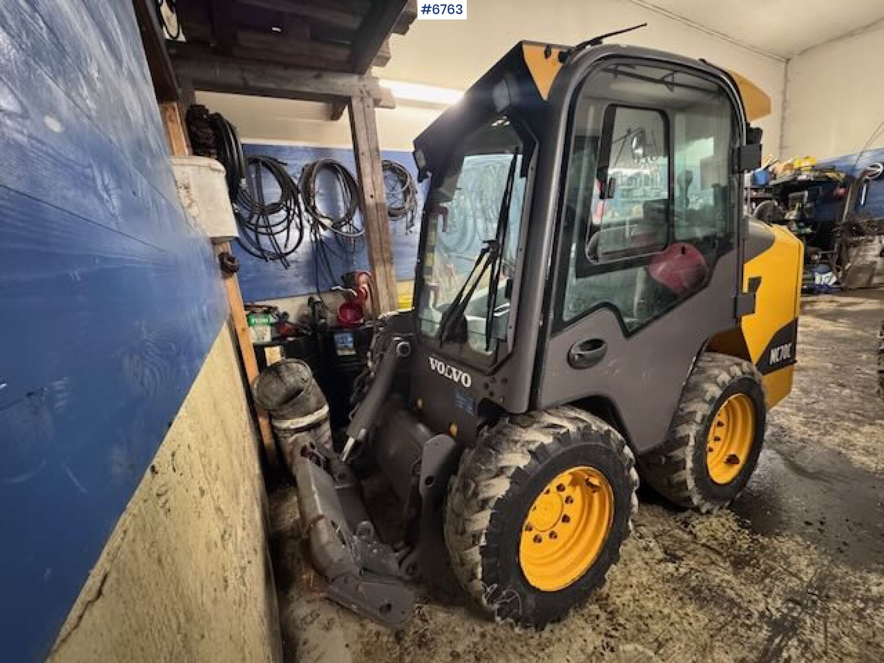 2014 Volvo MC70C T4 compact loader with bucket and pallet forks. Certified. - Máy xúc lật mini gấp khúc: hình 1 2014 Volvo MC70C T4 compact loader with bucket and pallet forks. Certified. - Máy xúc lật mini gấp khúc: hình 1